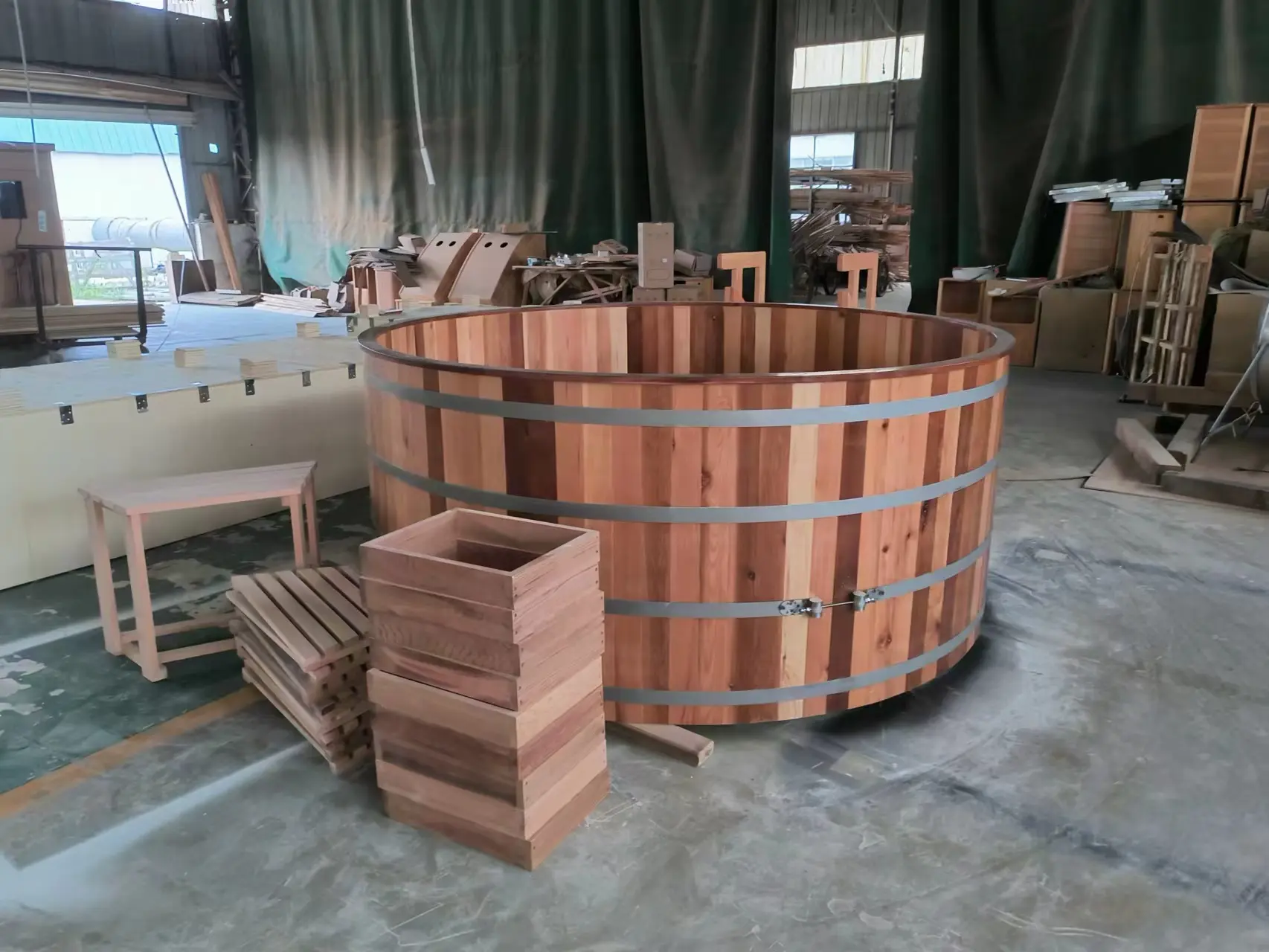 Wooden ice bath bucket assembly